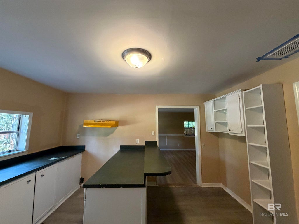 520 6th Avenue, Chickasaw