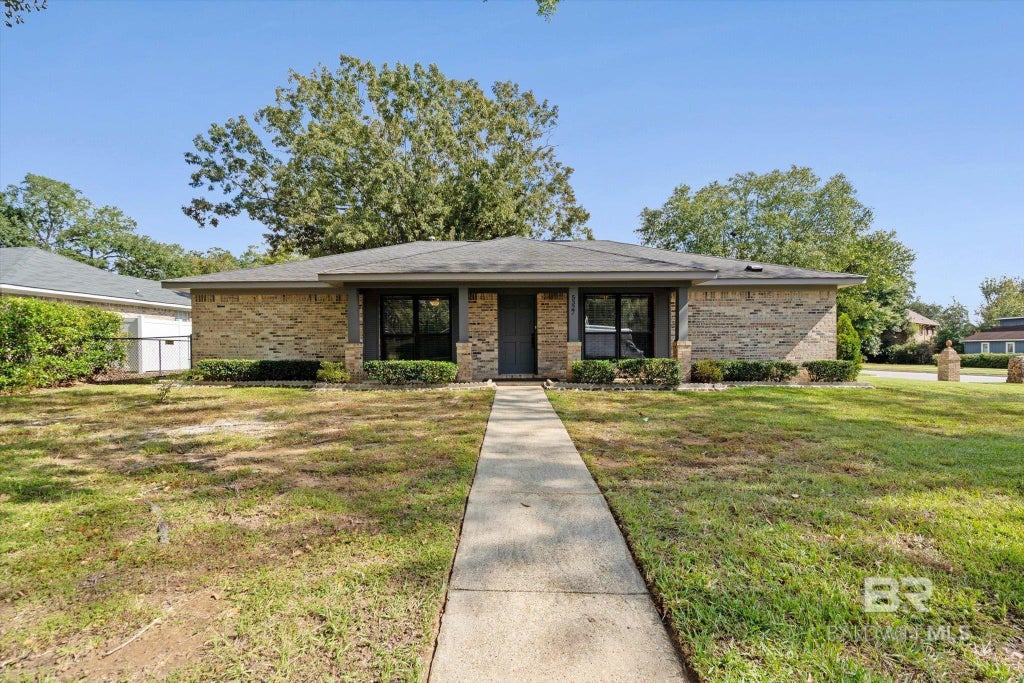 5327 N Longridge Drive, Mobile