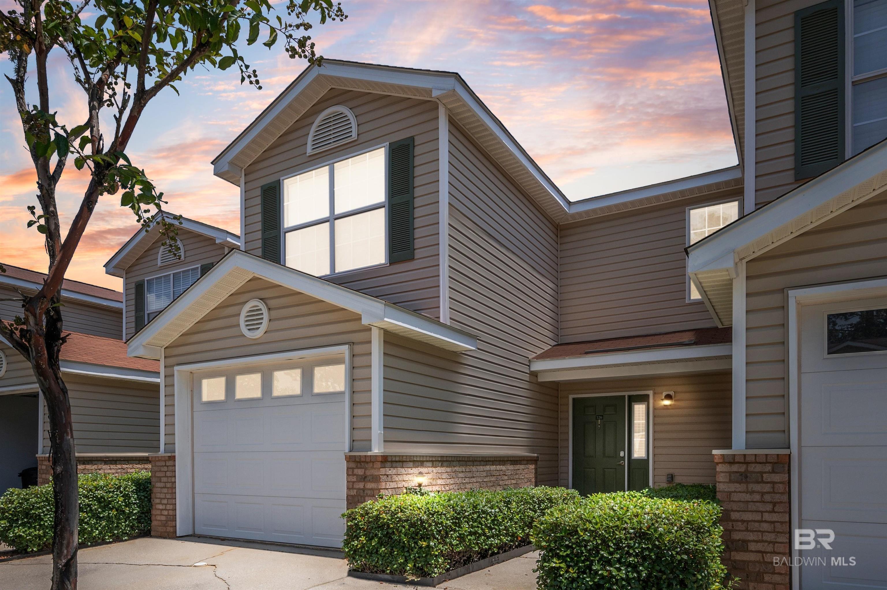 Photo of Listing #381995