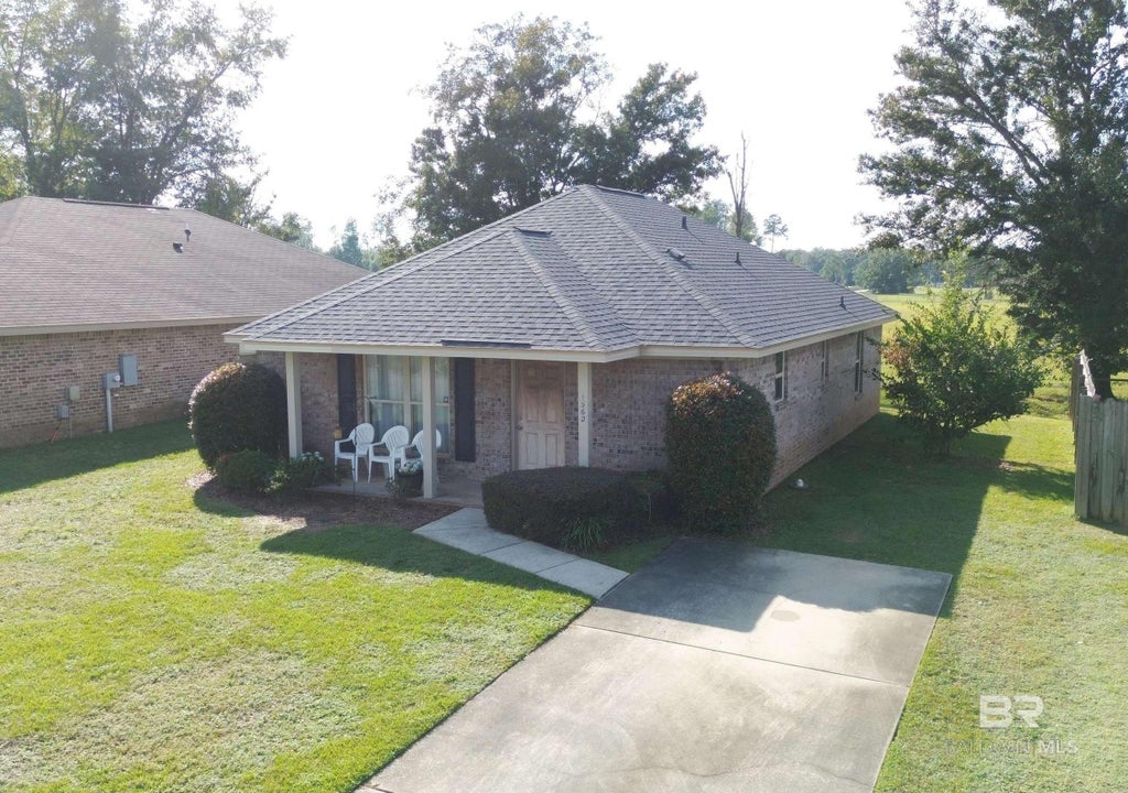 1562 Majesty Loop, Foley