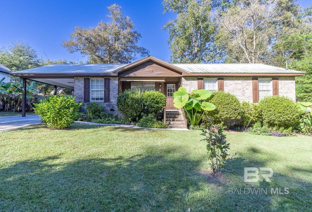 22212 Hill N Dale Drive, Silverhill