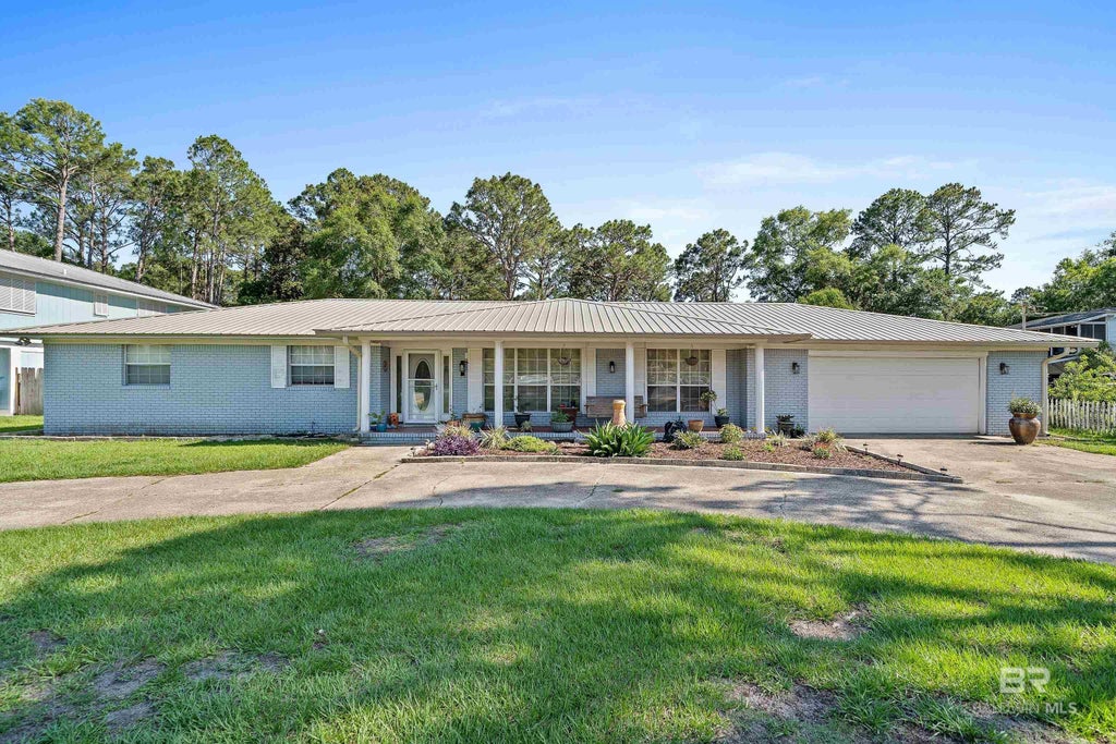 935 E Canal Drive, Gulf Shores
