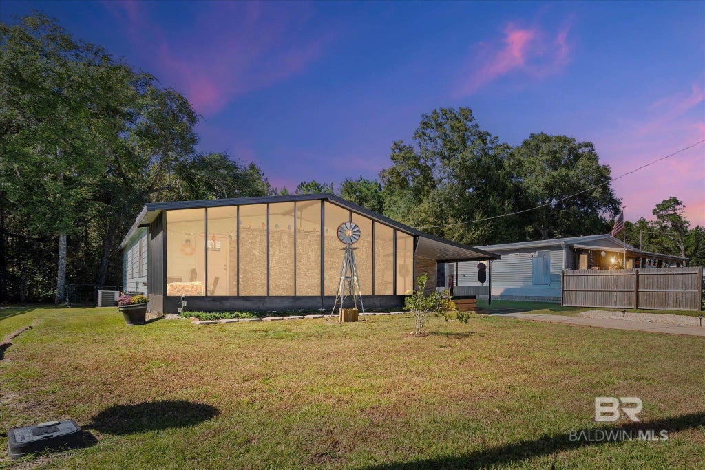 1537 Valencia Drive, Lillian