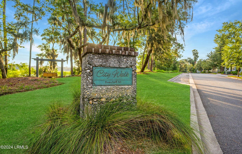 2 Creeks End Lane, Beaufort