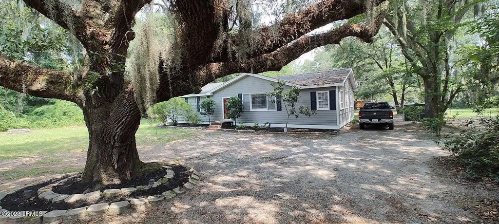 2723 Waddell Road, Beaufort