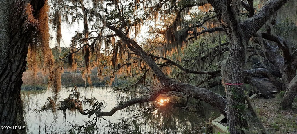 2214 Moss Street, Beaufort