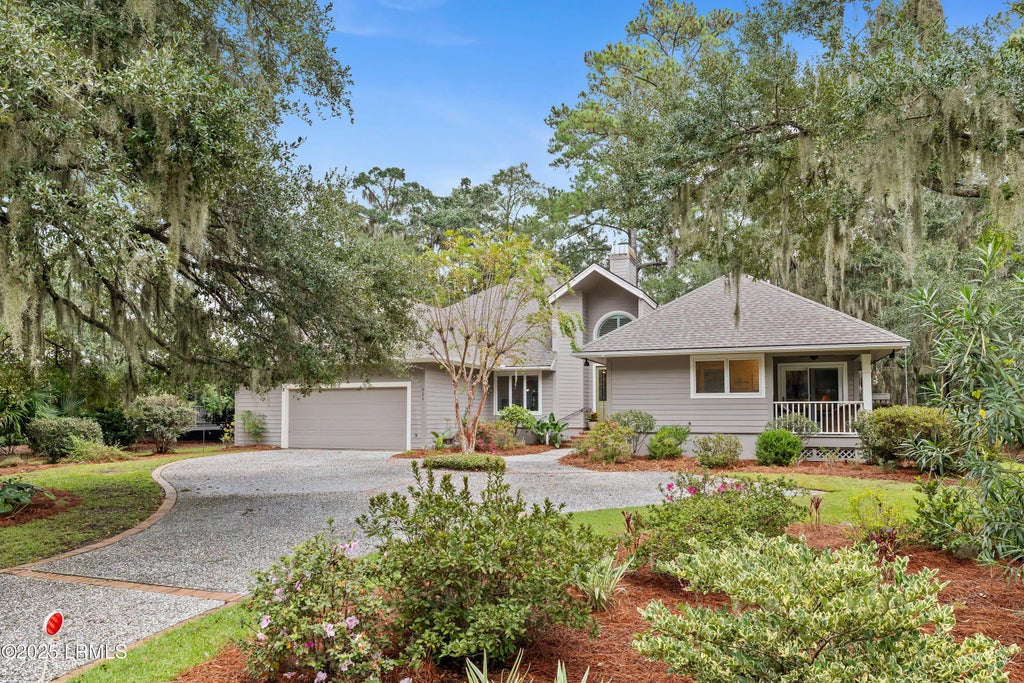 823 Island Circle W, St. Helena Island