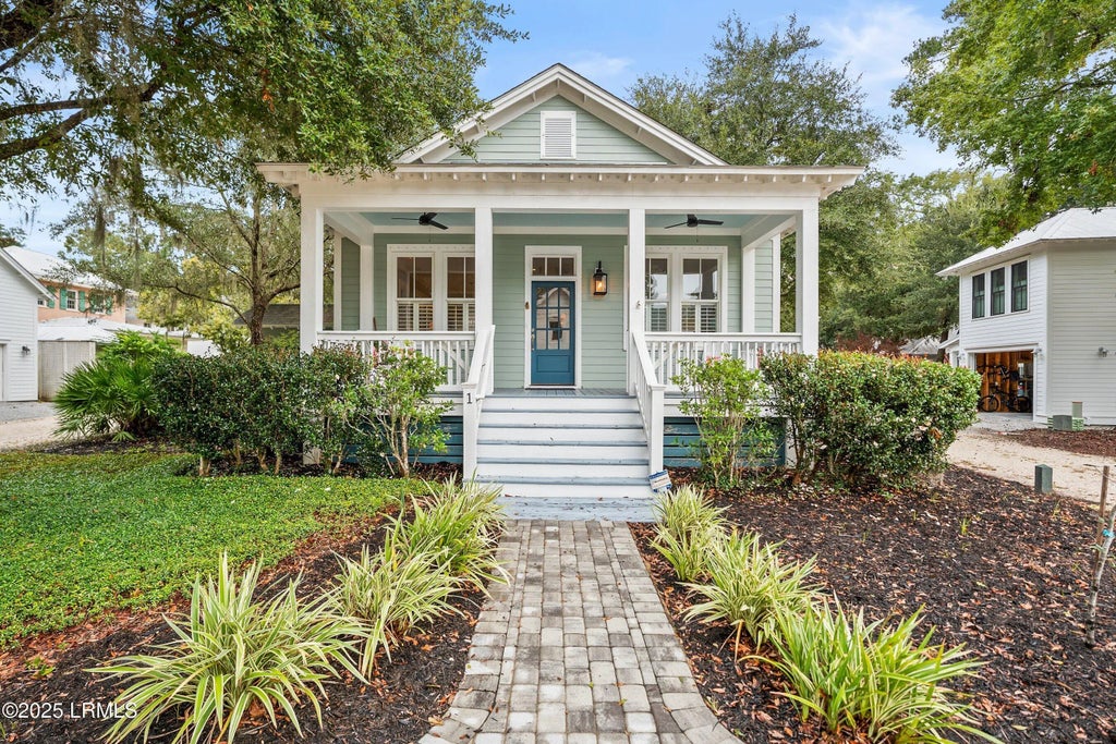 1 Colony Court, Beaufort