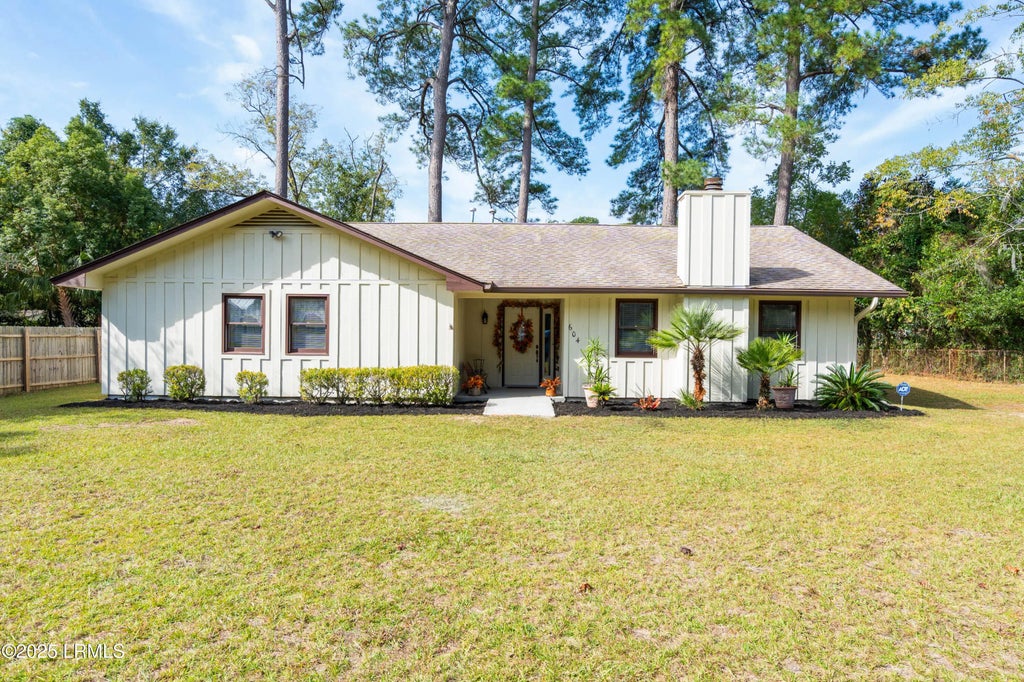 604 Huguenin Drive, Beaufort