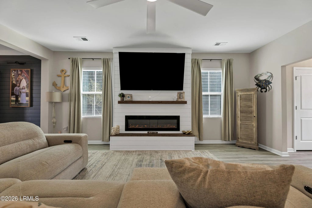 4 Whispering Oaks Circle, Okatie