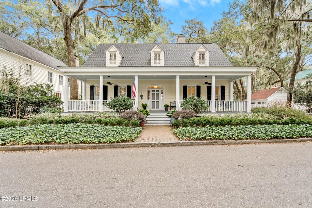 8 Waterside Drive, Beaufort