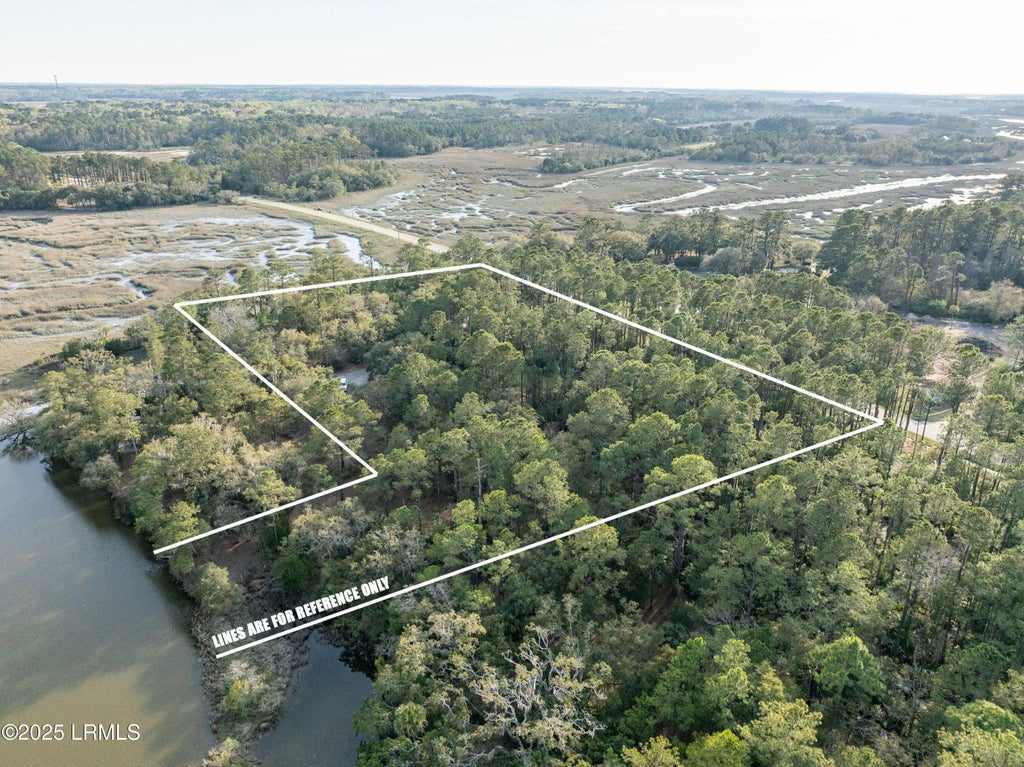 174 Polowana Road, St. Helena Island