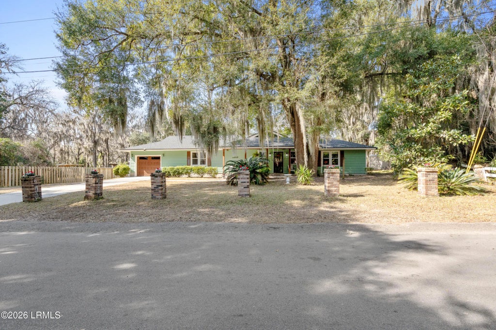 1110 Hookstra Lane, Beaufort