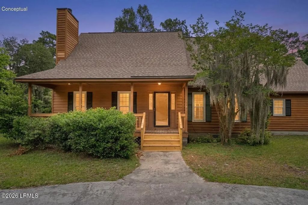 8 Redwood Lane, Beaufort