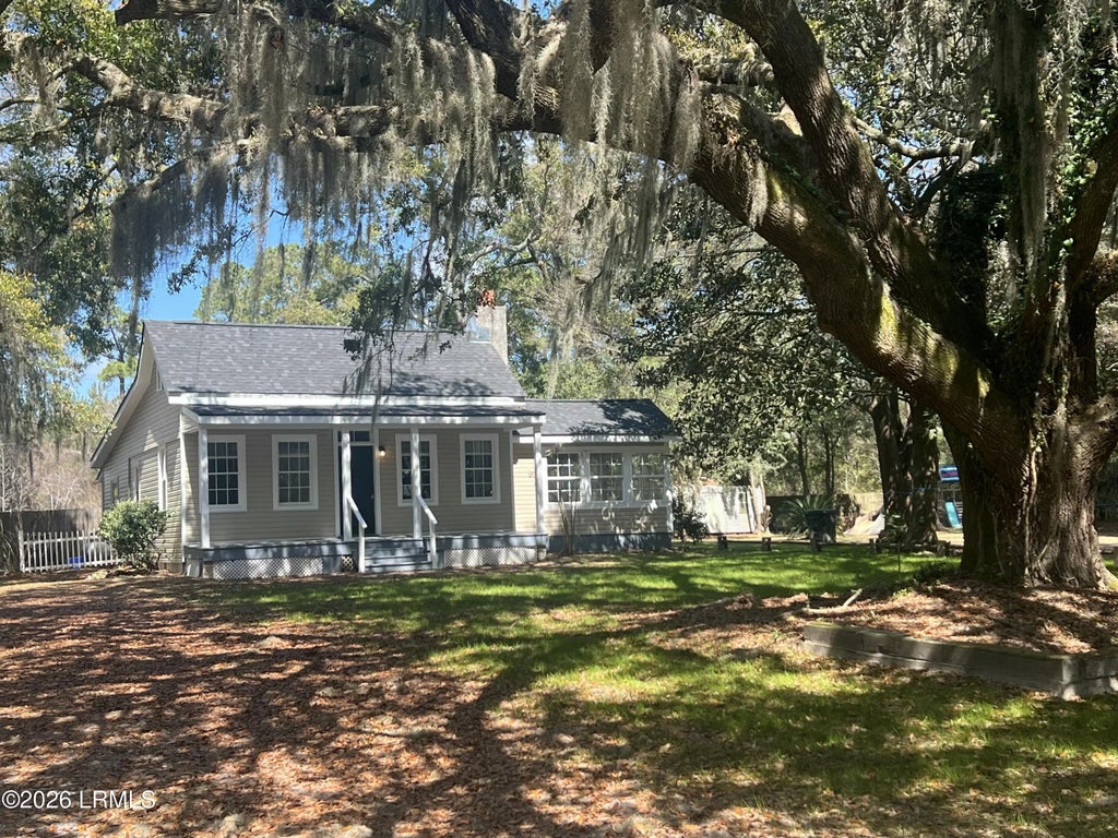 33 Old Salem Road, Beaufort