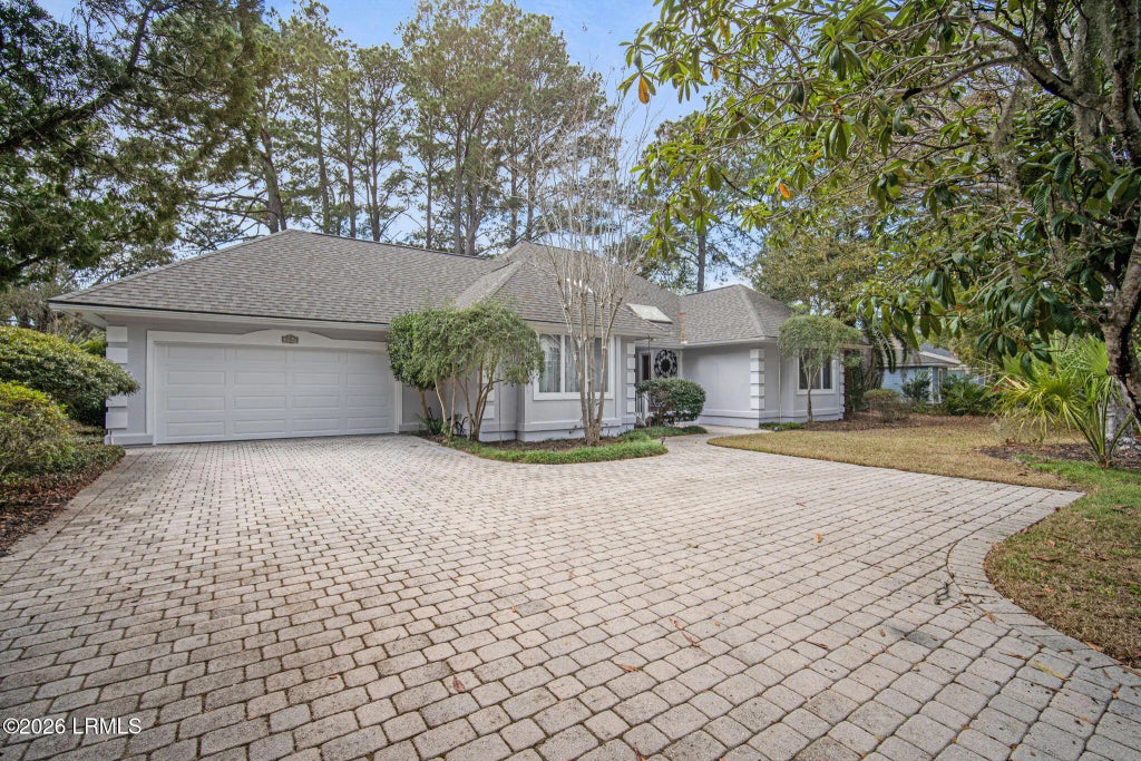 754 Island Circle E, St. Helena Island