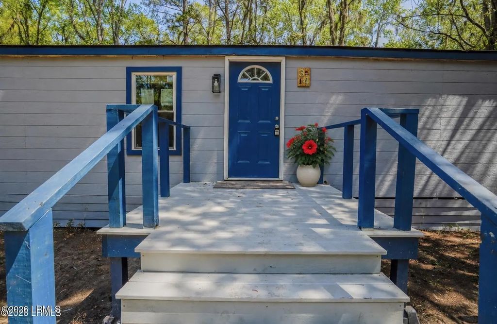 34 Clear Spring Road, St. Helena Island