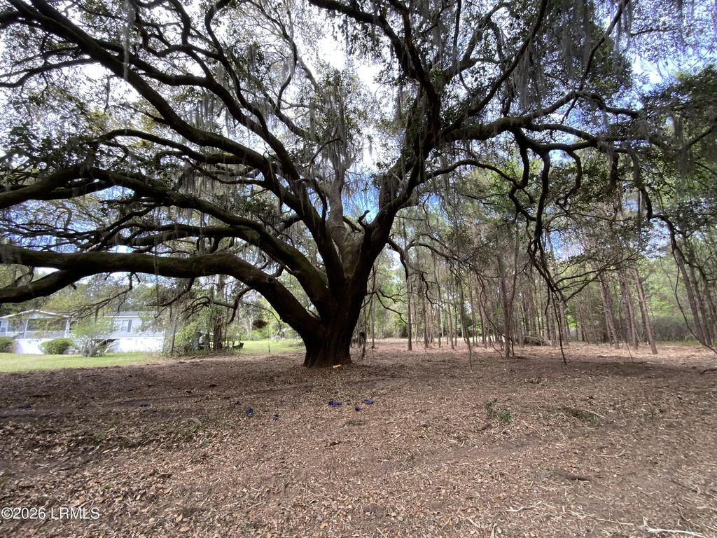 33 Pearl Harbor Lane, St. Helena Island