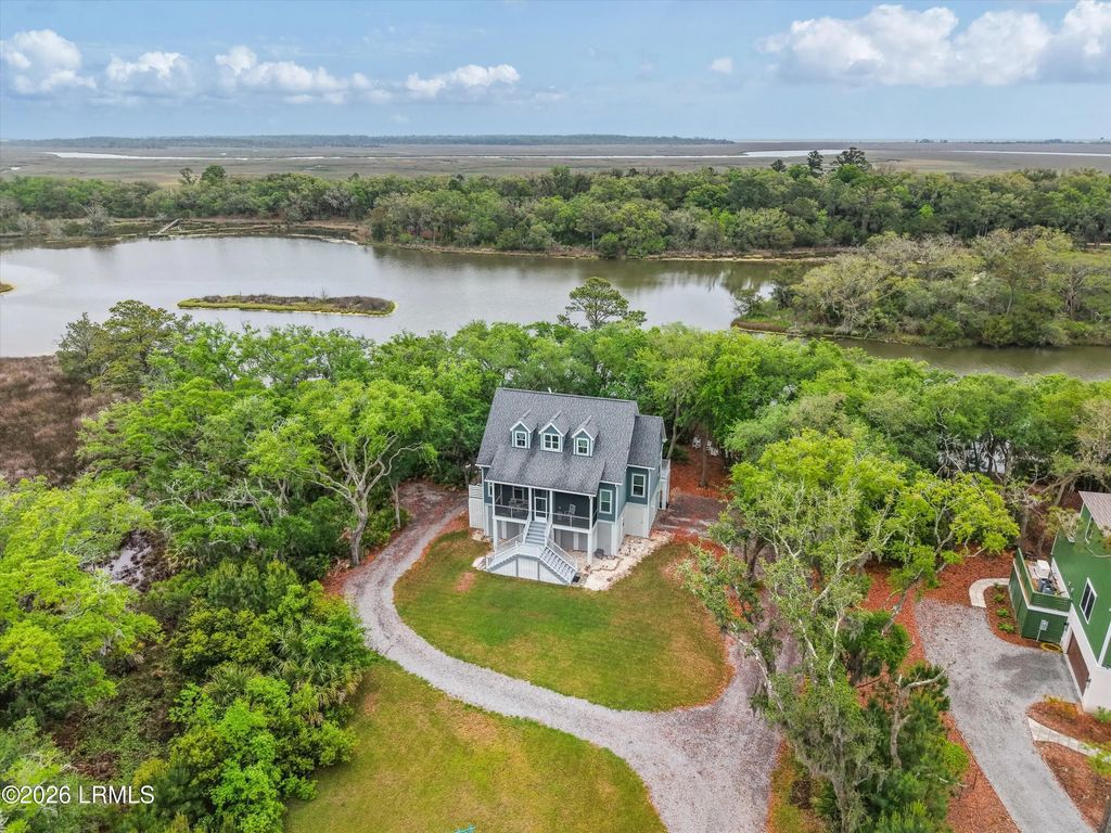 22 Vista Boulevard E, St. Helena Island