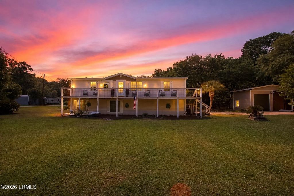 14 Mickey D Lane, Beaufort