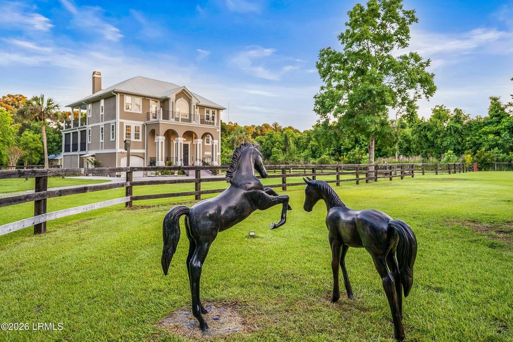 36 Avenue Of Oaks, St. Helena Island