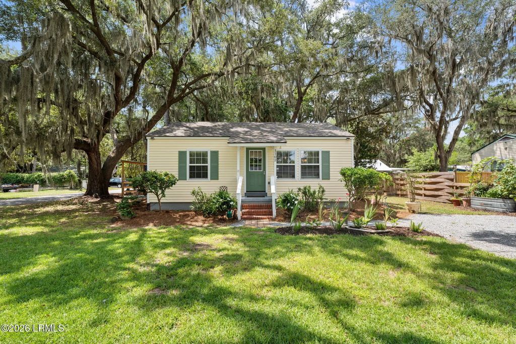 1102 Lafayette Street, Beaufort