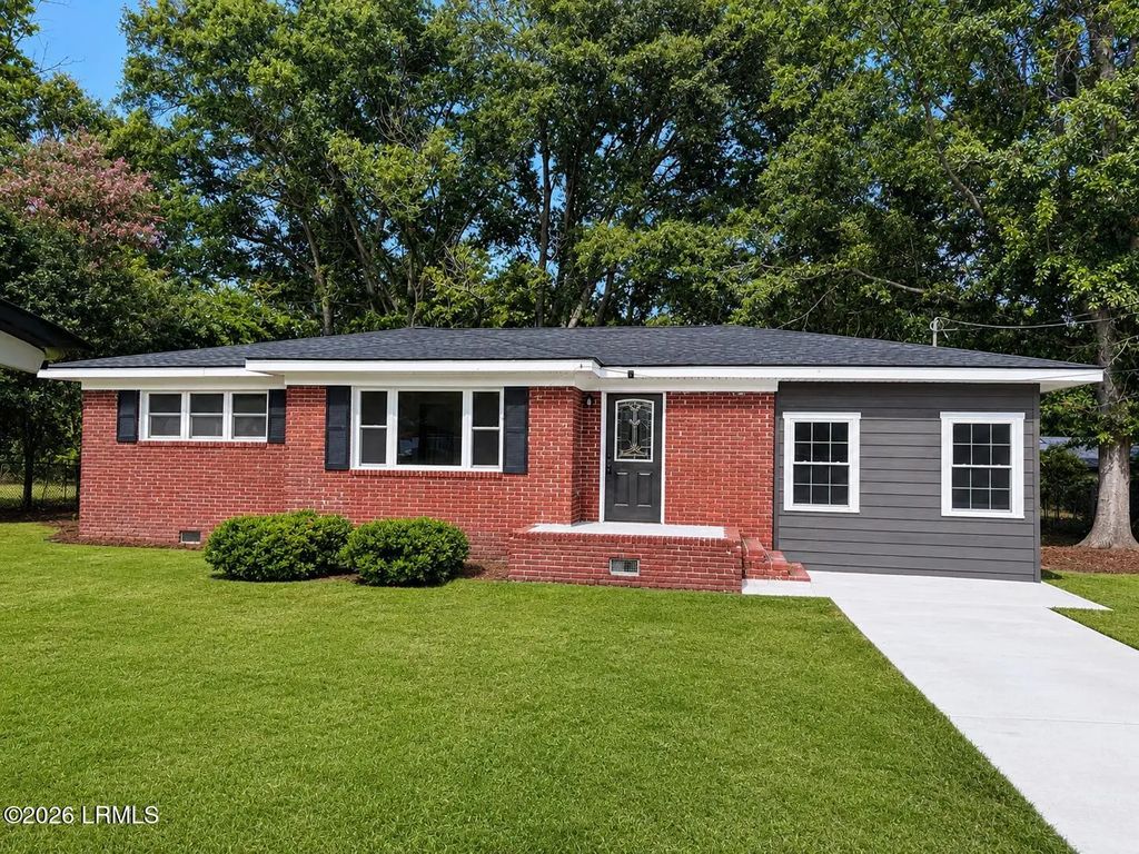 399 Byrd Street S, Fairfax