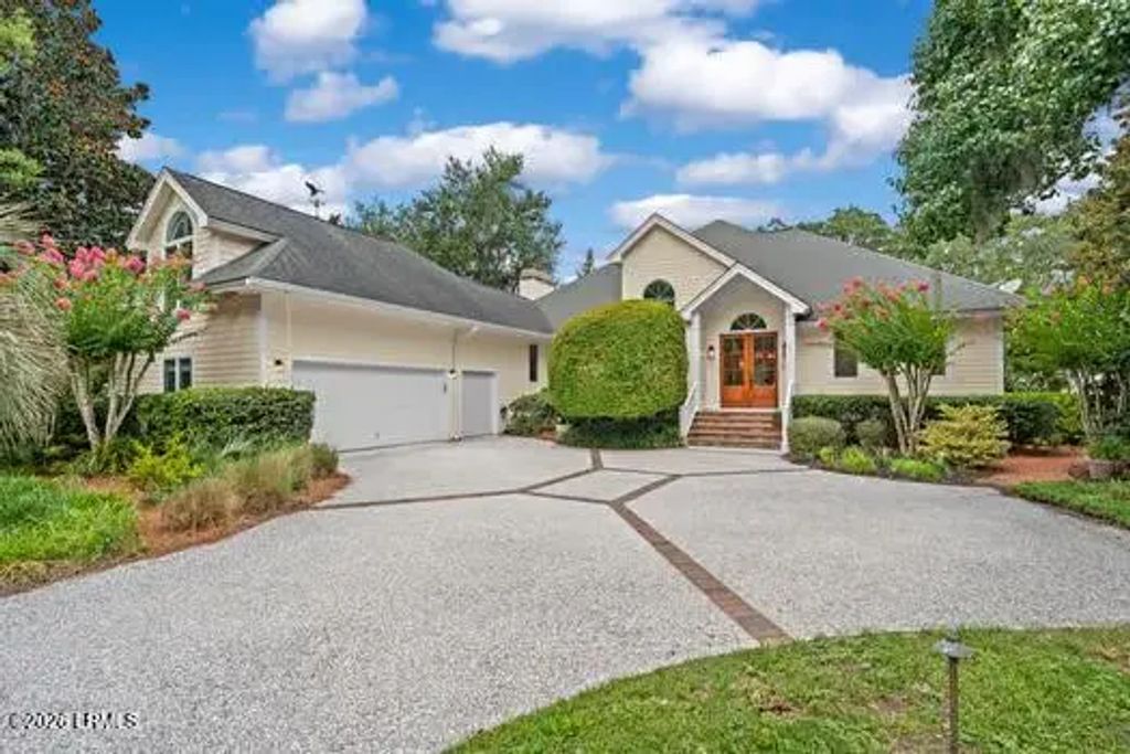 32 Sparrow Nest Point, St. Helena Island