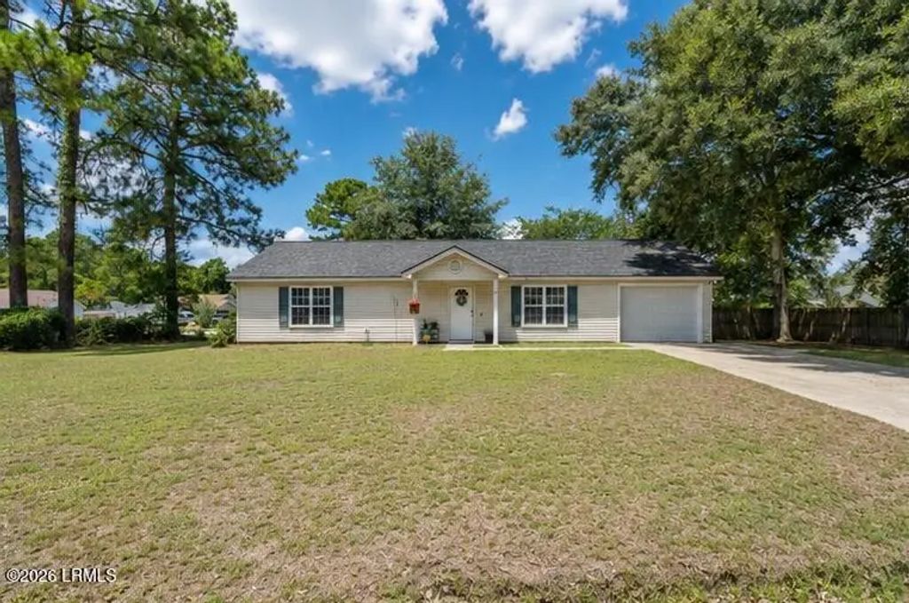 77 Pelican Circle, Beaufort