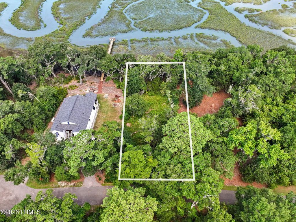 54 Bermuda Inlet Drive, St. Helena Island