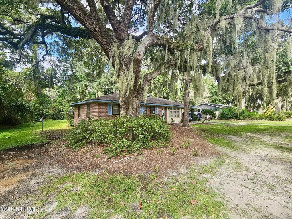 3005 Cypress Street, Beaufort