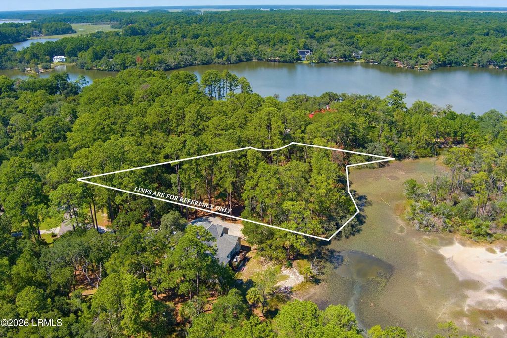 2 Lake Point Drive, Beaufort