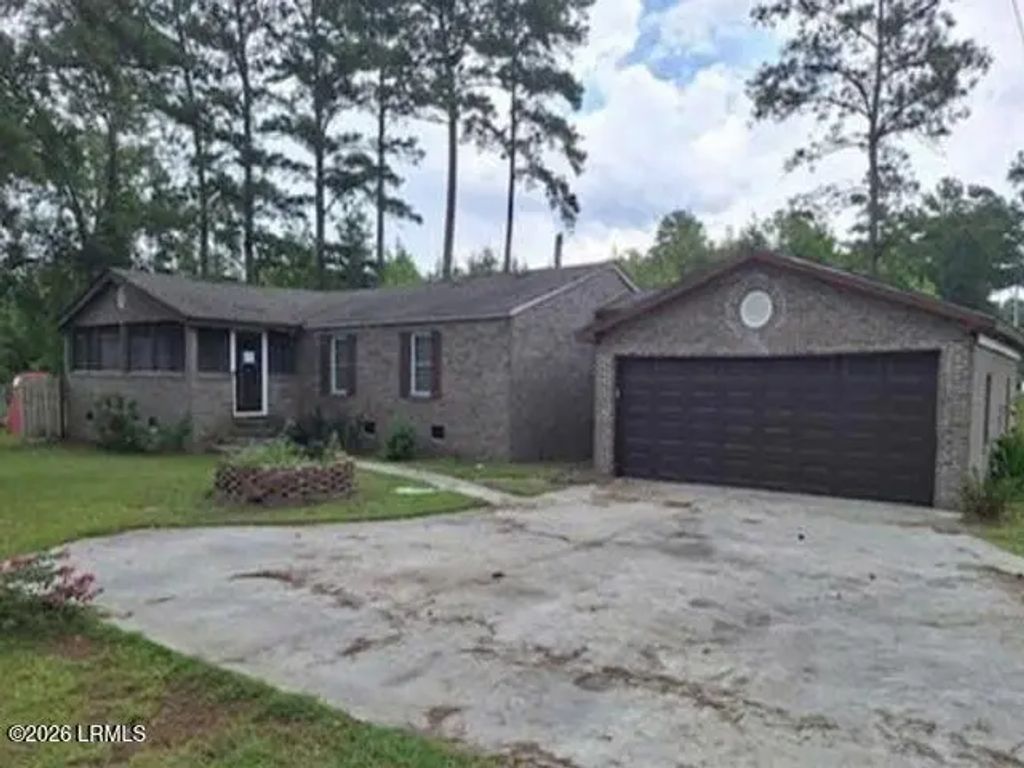 559 Rivers Hill, Pineland