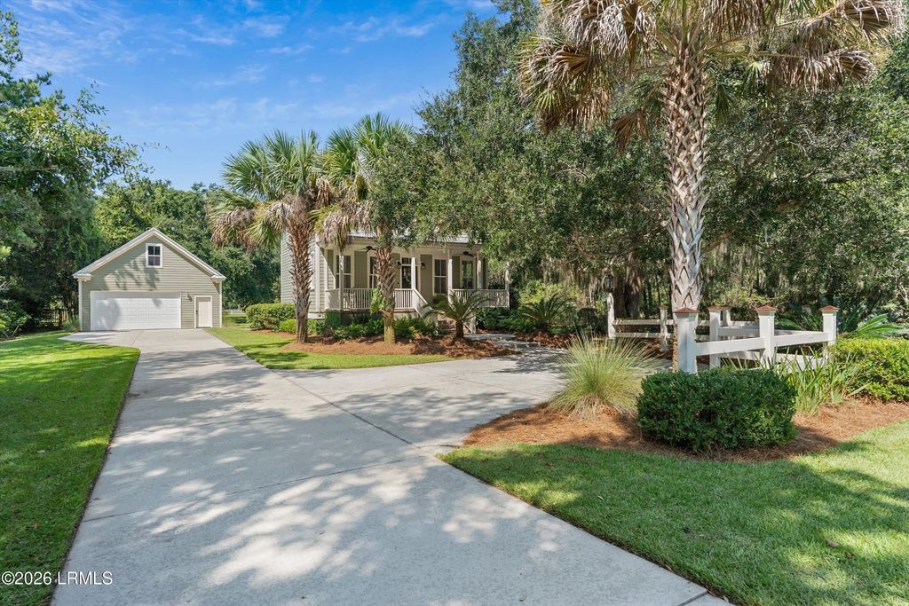 29 Fort Fremont Court N, St. Helena Island