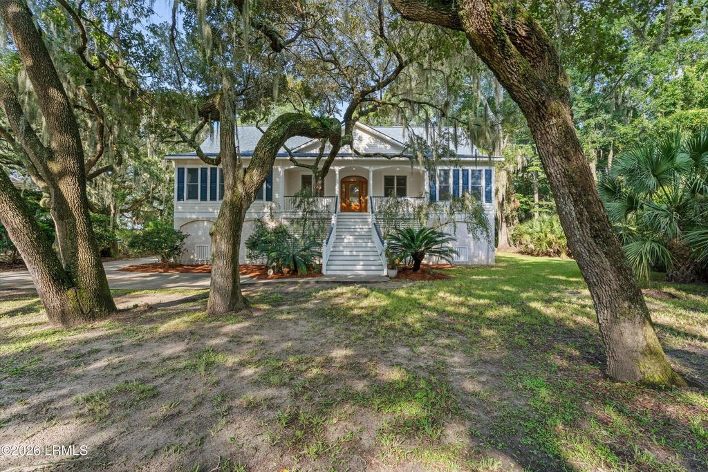 15 Dockside Lane, St. Helena Island