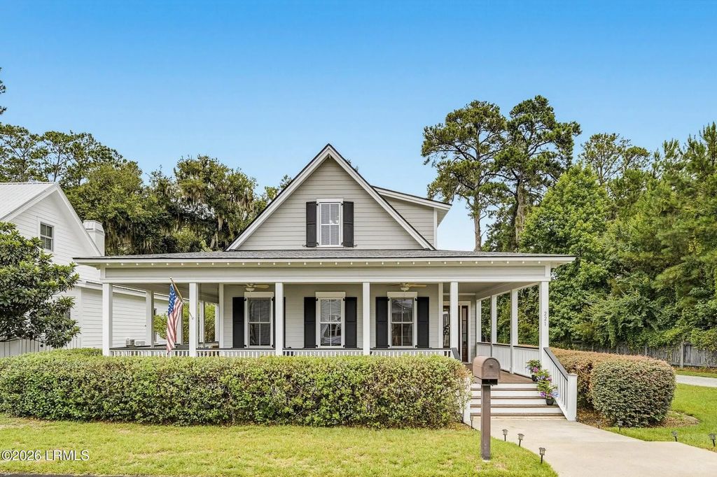 221 Sturdevant Drive, Beaufort