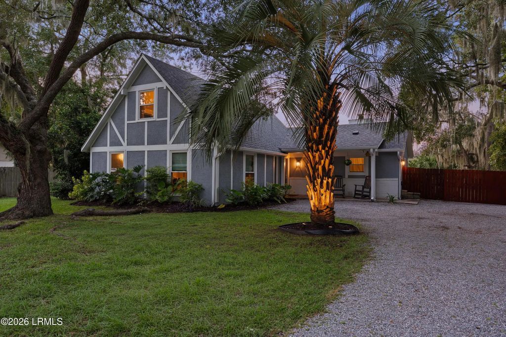 2834 W Royal Oaks Drive, Beaufort