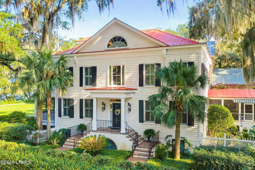 1 Waterside Drive, Beaufort