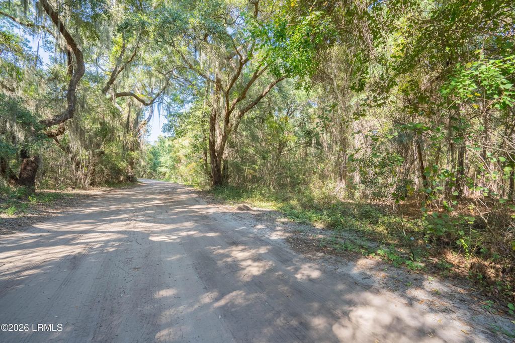 21 Chaplin Drive, St. Helena Island