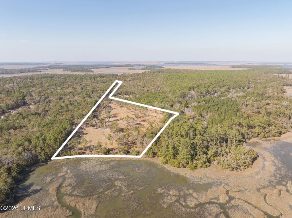 272 Dulamo Road, St. Helena Island