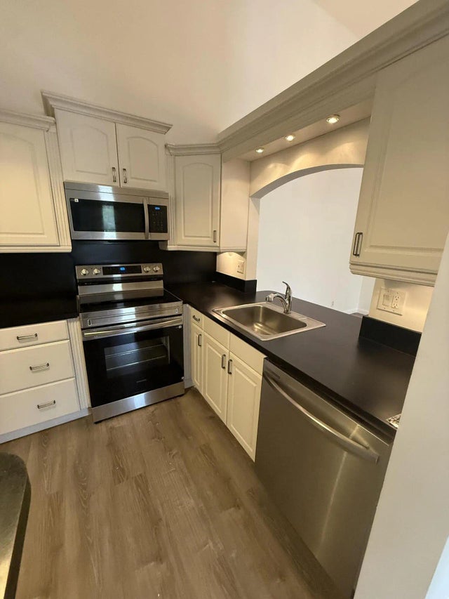 Photo of Listing #RX-11141020