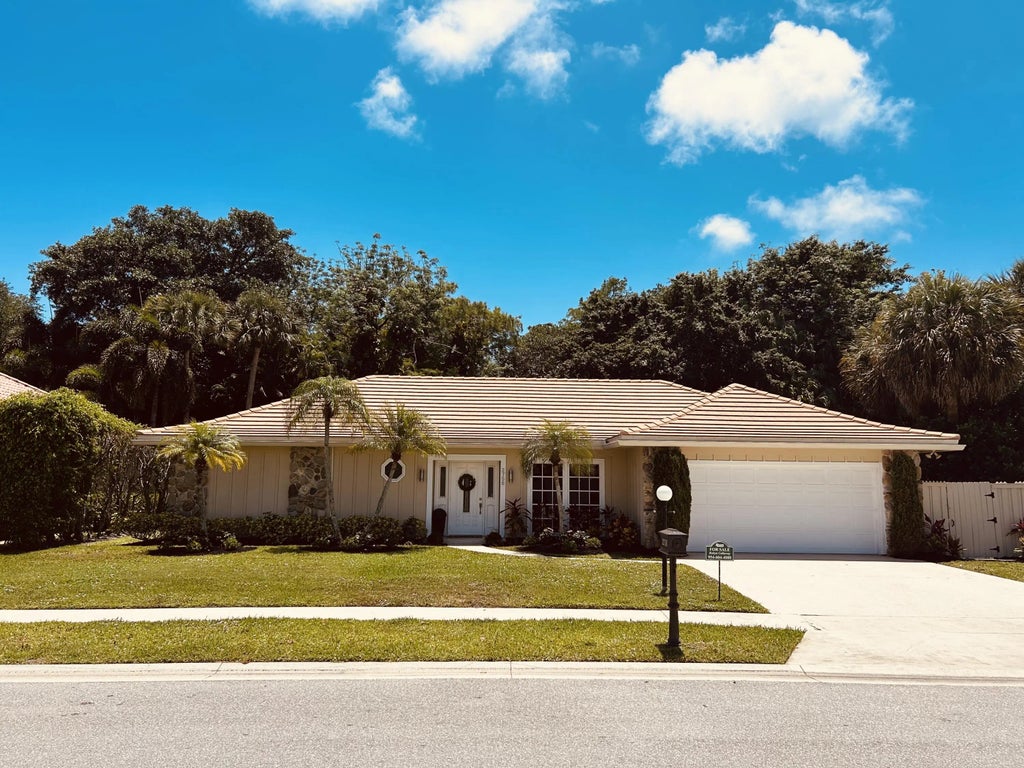 2758 Biarritz Drive, Palm Beach Gardens