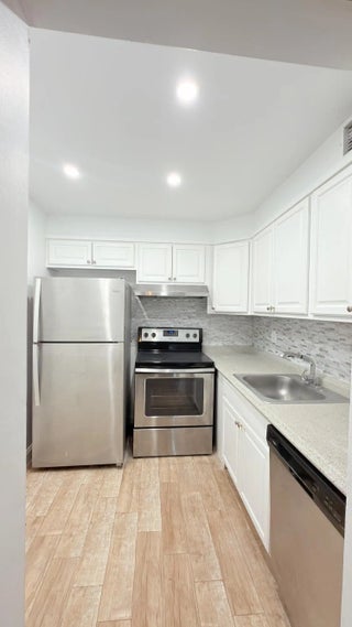 Photo of Listing #RX-11121707