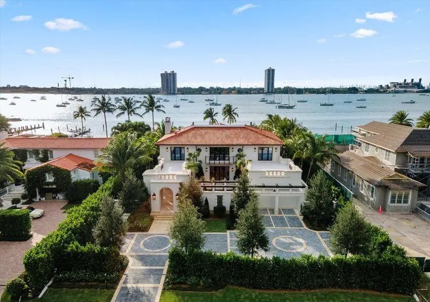 1260 N Lake Way, Palm Beach