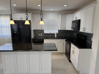 Photo of Listing #RX-11161673