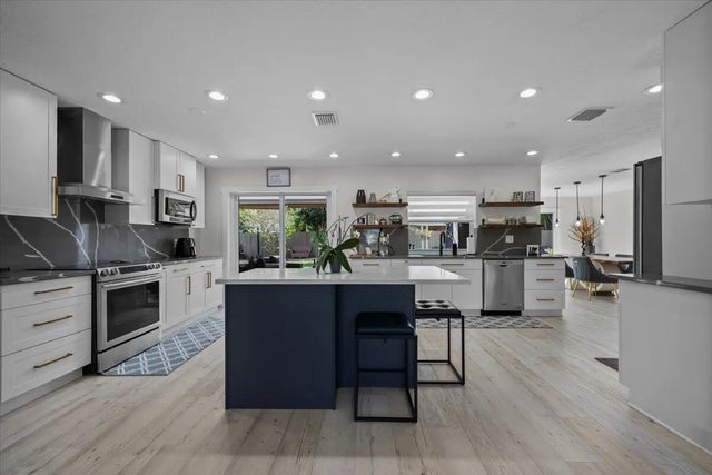 Photo of Listing #RX-11165879