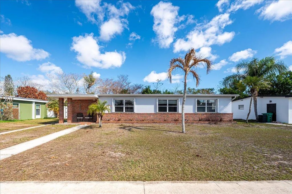 131 Se Lucero Drive, Port Saint Lucie