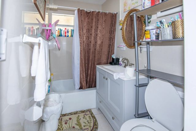 3 of 20 - 922 S Dixie Street, Lake Worth Beach, FL