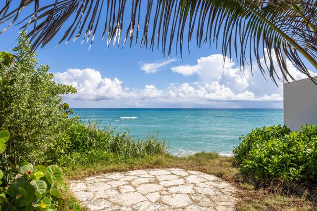 4 of 19 - 1048 S Ocean Boulevard, Palm Beach, FL