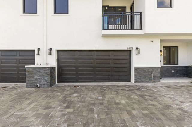 3 of 62 - 6997 Nw 30th Terrace #d, Fort Lauderdale, FL